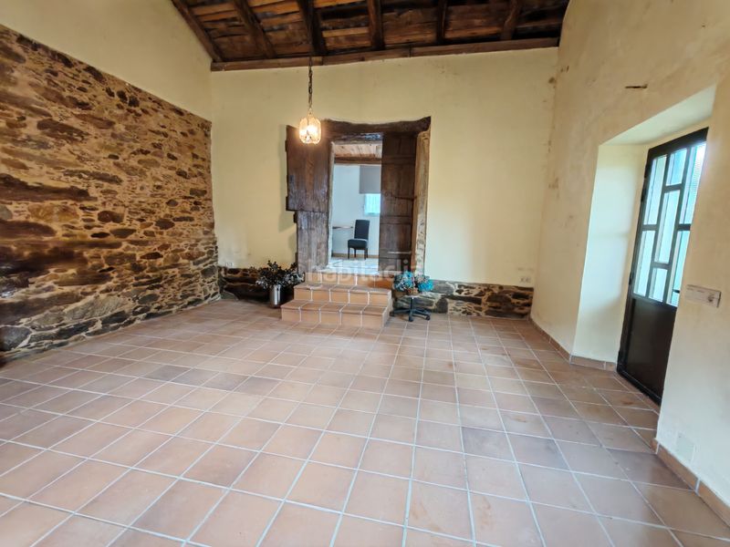 Foto d3fd8b3e-0006-41f4-a32d-c5e5931d5933. Casa amb xemeneia aparcament a Pino (O)