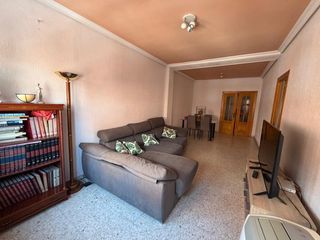 Rent Flat in Ciudad Jardín - Tagarete - El Zapillo. Alquiler de pìso  calle ubeda