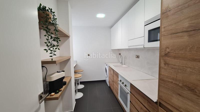 Foto eefbe825-df37-4b99-97b2-b2d77b7a43f0. Alquiler piso se alquila piso para larga temporada en Almería
