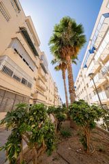 Affitto Piccolo appartamento in Ciudad Jardín - Tagarete - El Zapillo. Piso en calle gijon