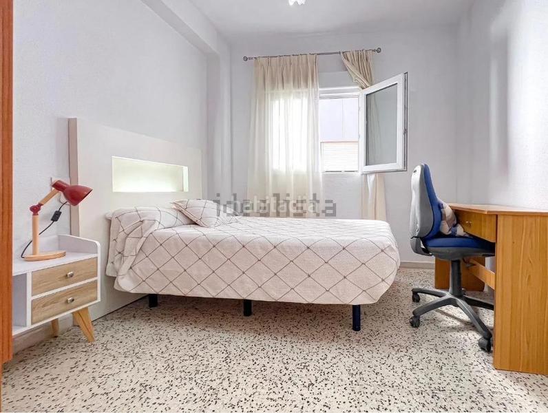 Foto 0674b947-22e0-4fbc-aed1-8102e33005a9. Lloguer apartament amb calefacció a Ciudad Jardín - Tagarete - El Zapillo Almería