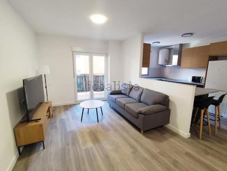 Foto 09cc6123-5736-4873-a74d-53c1c6f49814. Lloguer apartament a Centro Almería