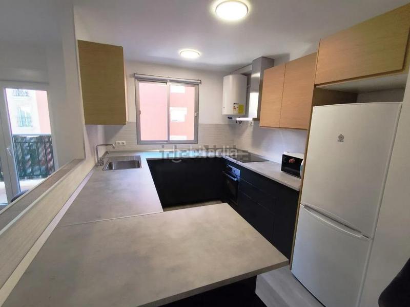 Foto dce35565-83f3-4fc4-87a1-0dad05d688d6. Rent apartment in Centro Almería