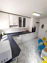 Miete Etagenwohnung in Ciudad Jardín - Tagarete - El Zapillo. Alquiler de piso ideal para estudiantes en el zapillo  disponibl