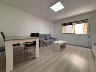 Etagenwohnung in Centro. Vivienda reformada en el corazón de almería