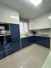 Location Maison à Ciudad Jardín - Tagarete - El Zapillo. Excelente piso para estudiantes en zapillo primera linea