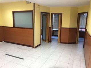 Alquiler Oficina  Sant jaume. Oficina en alquiler en centre