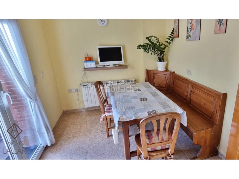 Foto 1f9636ff-ac75-4c9b-805a-83f24bc71882. Casa adossada amb calefacció aparcament a Font Verda Granollers