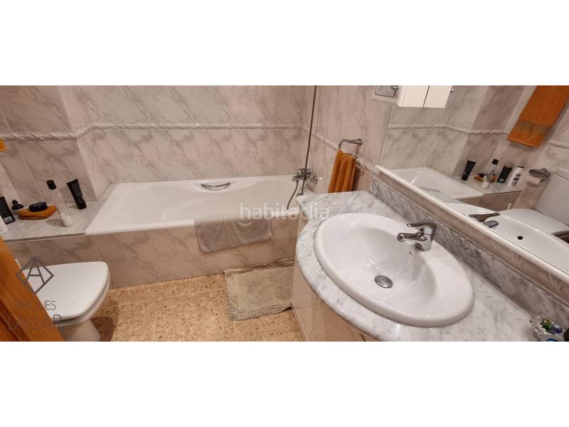 Foto 43fbccfe-06a1-4197-96dc-662e35d29ac0. Casa adossada amb calefacció aparcament a Font Verda Granollers