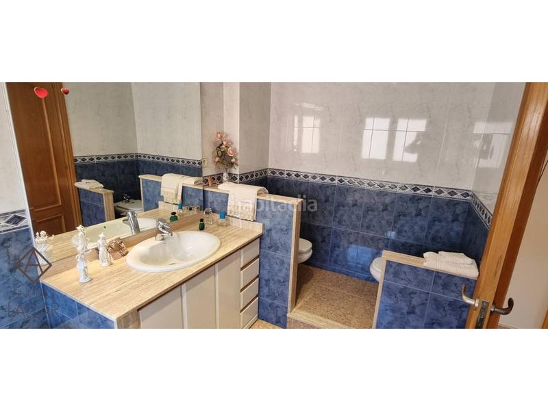 Foto 773ee464-b79e-468a-bac9-dc0660356a99. Casa adossada amb calefacció aparcament a Font Verda Granollers