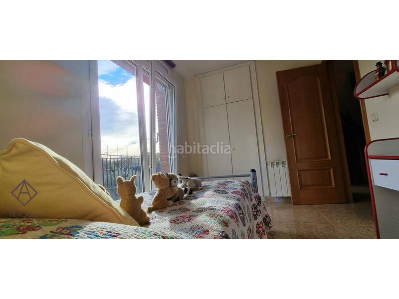 Foto 7e56df7a-84a0-4670-9909-473cafac9478. Casa adossada amb calefacció aparcament a Font Verda Granollers