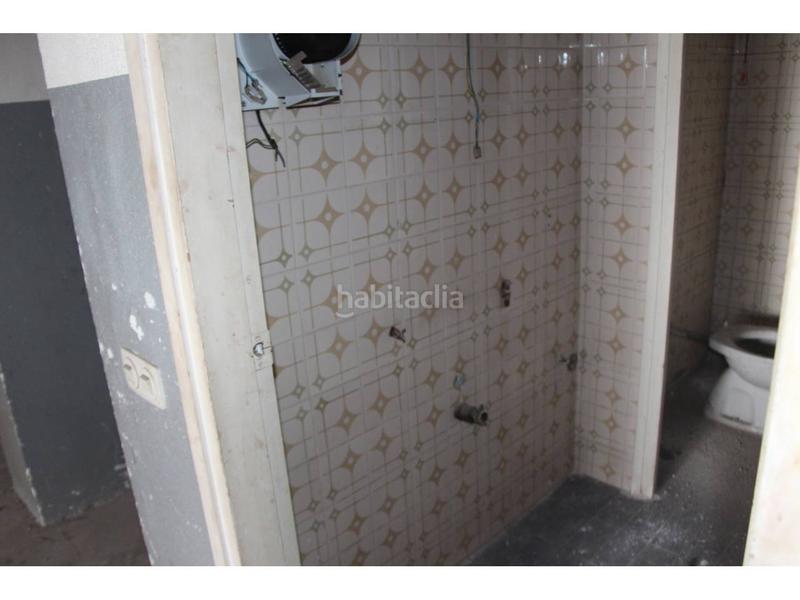 Foto f3aa3c87-dcd5-41be-9d37-516bd059eeff. Business premise in josep umbert 130 in Centre Granollers