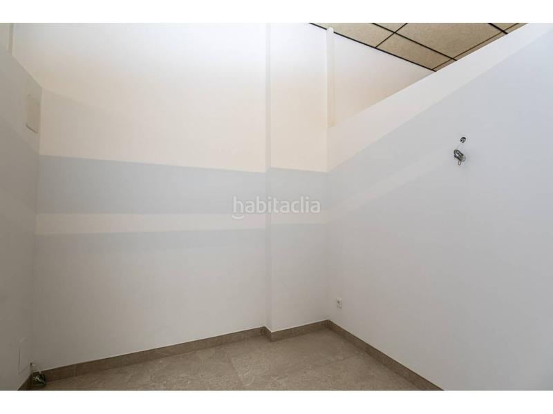 Foto a36d7e6d-42dc-4651-b57f-ebe438450a31. Alquiler local comercial en muntanya 127 local en alquiler , zona Font Verda en Granollers