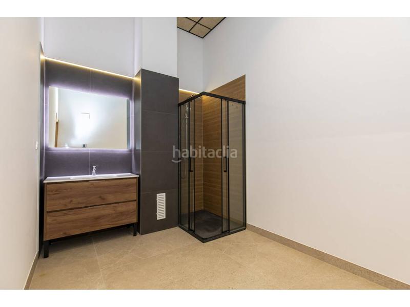 Foto cd2512b9-7983-4a50-913d-10dbd224fb28. Alquiler local comercial en muntanya 127 local en alquiler , zona Font Verda en Granollers