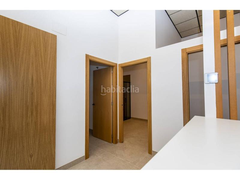 Foto bb56c6a6-bddb-4e66-b629-084ab07358a5. Lloguer local comercial a muntanya 127 a Font Verda Granollers