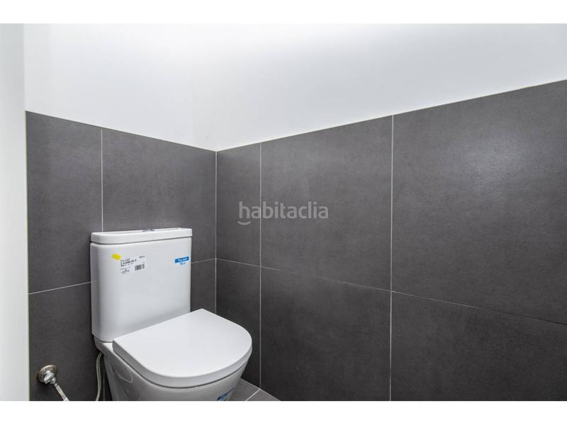 Foto 9ae106ac-2b39-4ed1-9548-d476e4a2d7ca. Location local commercial dans muntanya 127 dans Font Verda Granollers