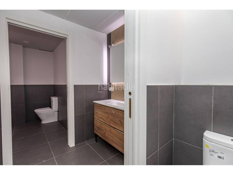 Foto a1d36f77-1c7a-4924-8484-948a004864f3. Location local commercial dans muntanya 127 dans Font Verda Granollers