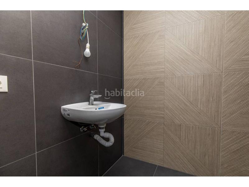 Foto b5196eac-5a25-49df-88be-4755e5e91338. Lloguer local comercial a muntanya 127 a Font Verda Granollers