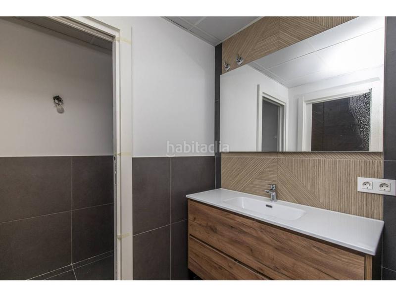 Foto fecc6a80-7170-42d5-8a88-11a0503b3ead. Lloguer local comercial a muntanya 127 a Font Verda Granollers