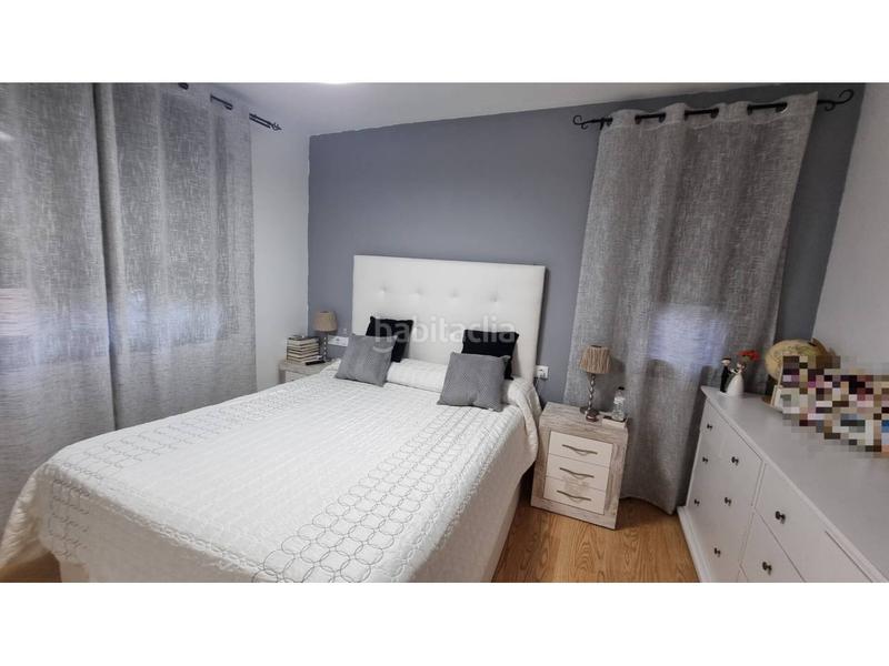 Foto f965e0a6-bdd1-4fb1-b7aa-84243cc0001f. Casa pareada casa en venta en montroig del camp en Mont-roig del Camp