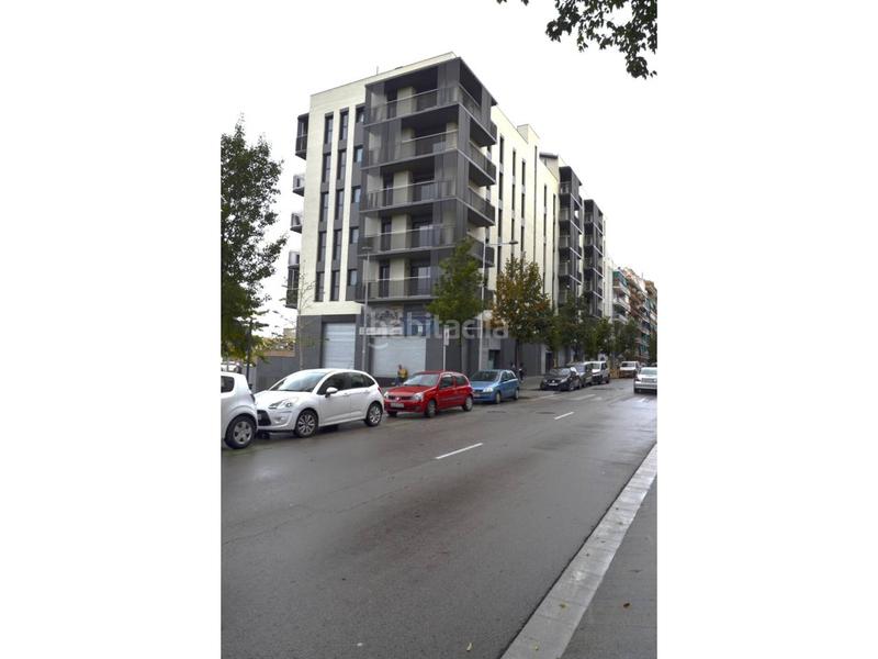 Foto 0cad7217-530c-4f00-a3e1-a340ccdc28e3. Aparcament cotxe a muntanya 127 a Font Verda Granollers