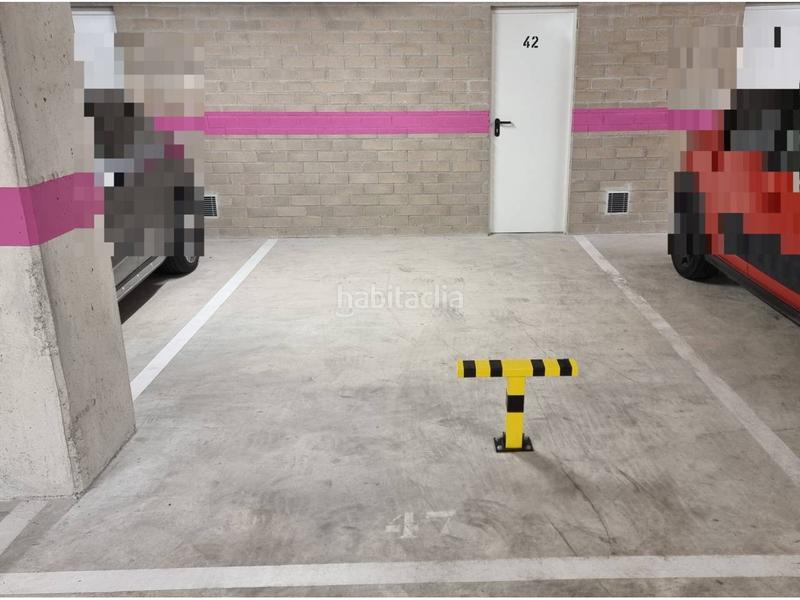 Foto 5e4430b3-2a1a-4983-b253-fa8561681de5. Aparcament cotxe a muntanya 127 a Font Verda Granollers