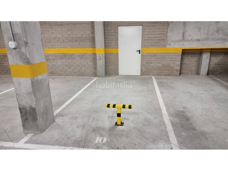 Foto 711f8f2c-95a3-4e02-9e78-5fabbe16dad0. Aparcament cotxe a muntanya 127 a Font Verda Granollers