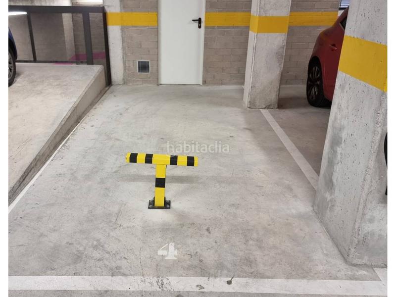 Foto 7605cd90-8ae5-4d64-bfb0-d8dffb690e90. Aparcament cotxe a muntanya 127 a Font Verda Granollers