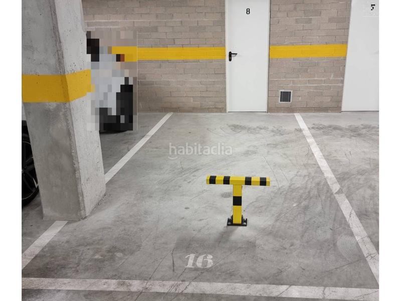 Foto ccfe1967-b23e-47fe-a36d-b5fbe8bb681f. Aparcament cotxe a muntanya 127 a Font Verda Granollers