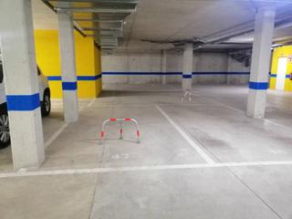 Parking coche en Rossello 124. Parkings en venta en lhostallledoner