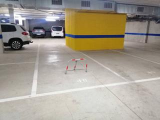 Aparcament cotxe a Rossello 124. Parkings en venta en lhostallledoner