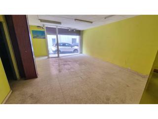 Business premise  Montcada. Local en venta en lhostallledoner