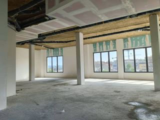 Lloguer Local Comercial a Avenida francesc ribas 56. Alquiler de local comercial en granollers, zona font verda