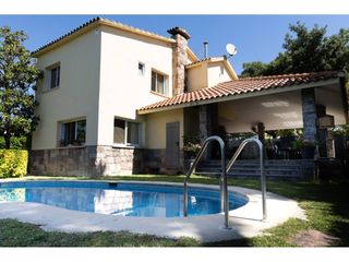 Chalet  Calle plàtan. Chalet en venta en urb. can camp de lametlla del vallès