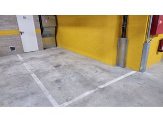 Affitto Posto auto in Paseo montaña 127. Parking  trastero en alquiler en granollers centro