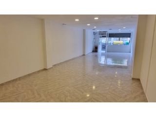 Lloguer Local Comercial a Calle calabria 148. Local comercial con salida de humos y escaparate en la garriga