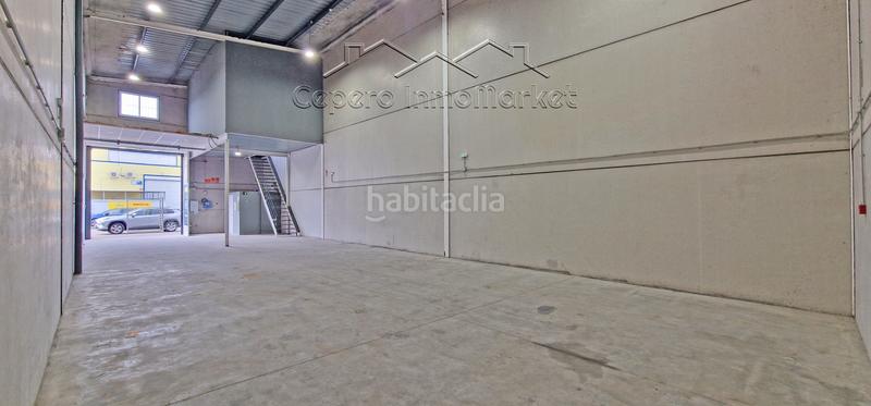 Foto f25f392d-a41a-4adb-b1ff-1644b3a01e26. Capannone industriale in El Juncal - Vallealto Puerto de Santa María (El)