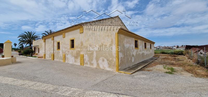 Foto 128d6ca9-867b-4a95-8528-148bf0559dfe. Masia amb aparcament a Cuatro Pinos - El Carmen Puerto de Santa María (El)
