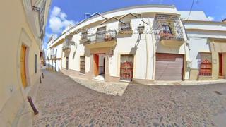 Casa  Calle encaramada. Casa andaluza... mejor ver!!!