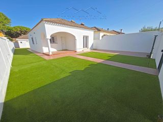 Chalet in Cuatro Pinos - El Carmen. ** a  e s t r e n a r **