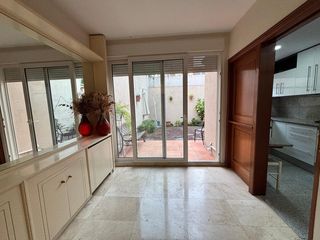 Casa en Centre. Casa en el mismo centro de hospitalet de llobregat