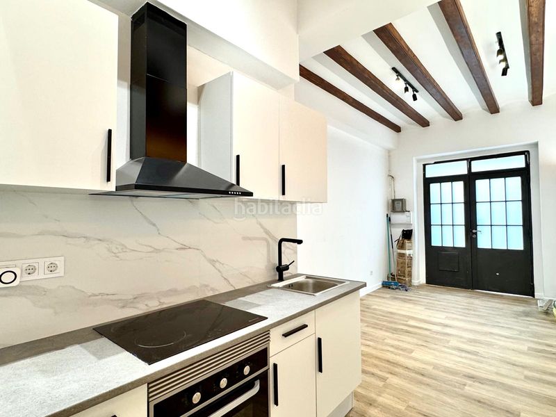 Foto b871d207-4d65-44ff-a14a-dd902605745a. Pis amb calefacció a El Poble Sec - Parc de Montjuïc Barcelona
