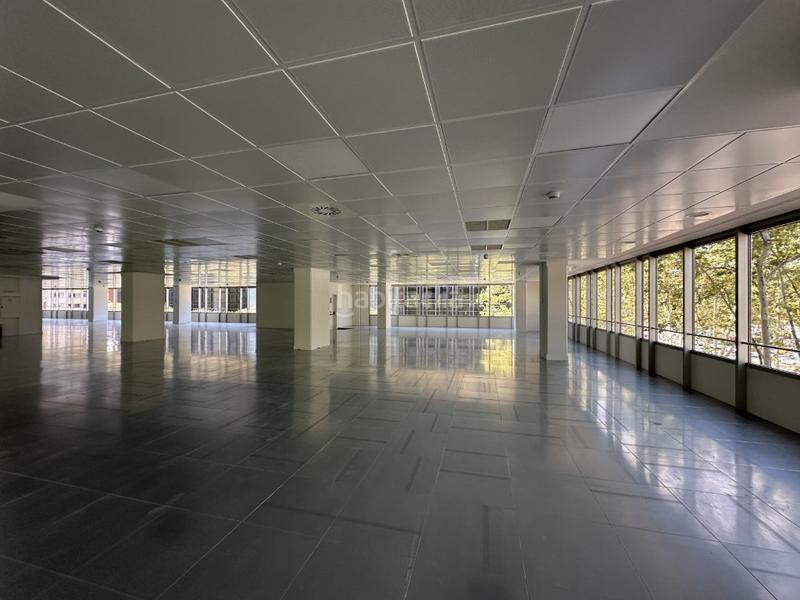 Foto 227b6487-7c4d-47b6-9e61-7bd76d35b5f1. Alquiler oficina planta de oficina en edificio corporativo en Barcelona