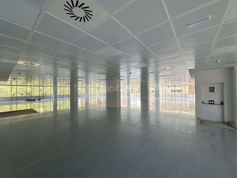 Foto a1281110-8e9e-4b66-abc5-f7f3e98810bb. Alquiler oficina planta de oficina en edificio corporativo en Barcelona