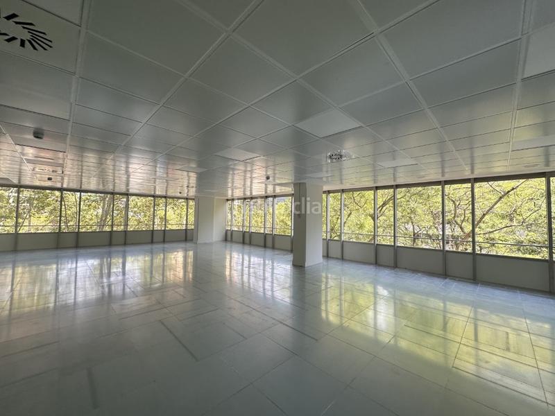 Foto b1cc06a7-f66a-4fc3-b3ae-daa4e8221084. Location bureau dans Barri de les Corts Barcelona