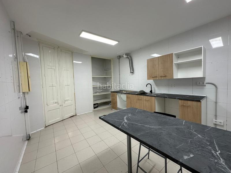 Foto f75e525b-0811-48f4-86e7-b88c72a16ecd. Lloguer local comercial a Barri del Centre Terrassa