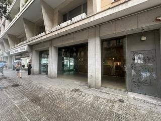 Location Local commercial  N/a. Local unico en calle rosselló  con rambla