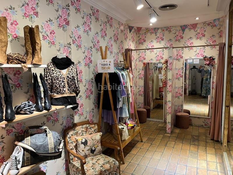 Foto c0fe188c-7713-46e3-8f2f-8d01bd964922. Traspaso local comercial fantastico local en carrer santalo en Barcelona