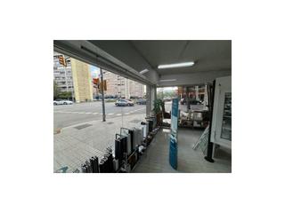 Lloguer Local Comercial  N/a. Local esquinero en av. de roma