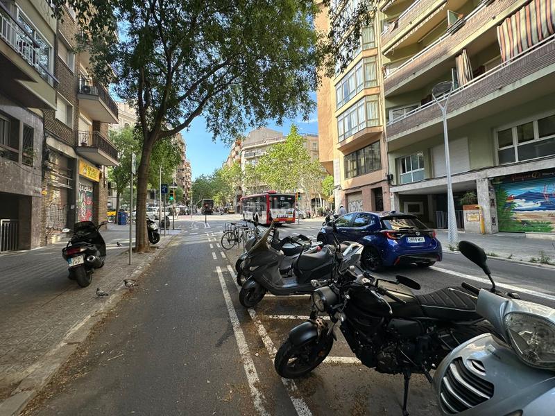 Foto 19e93455-7ab7-4336-9b1c-4c796c614021. Local commercial dans El Camp de l´Arpa del Clot Barcelona